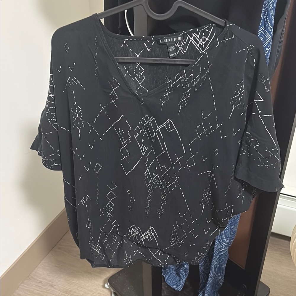 Eileen Fisher Black Boxy Graphic Blouse